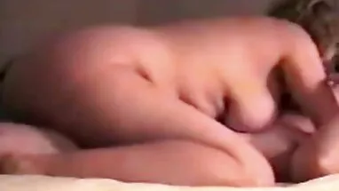 Người ngu skank phim sex thủ dâm bằng dưa tàn nhẫn trong phòng tập thể dục