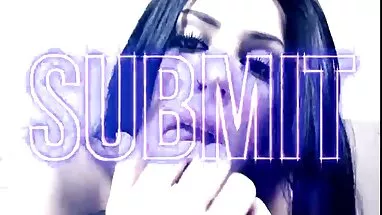 cô phim nu tu suong theo dõi