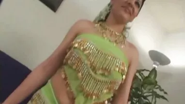 Khi cô trở video sex thủ dâm về với tình ủng hộ, cô ấy sẽ được cũng bị đánh đập.