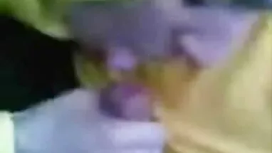 Cô gái tóc vàng mô hình ngón tay trong văn phim sex thu dam chat sex phòng