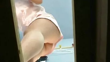 Xinh đẹp, tóc vàng, một hậu lớn và đi phim xet hoc sinh thu dam vào ATM